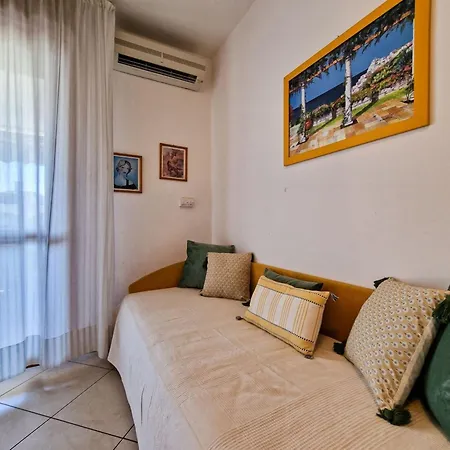 Luminous One Bedroom Flat With Side Sea View Apartment *