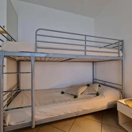 Apartment Luminous One Bedroom Flat With Side Sea View