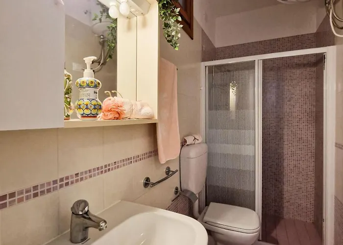 Luminous One Bedroom Flat With Side Sea View