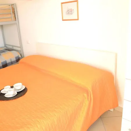 Luminous One Bedroom Flat With Side Sea View