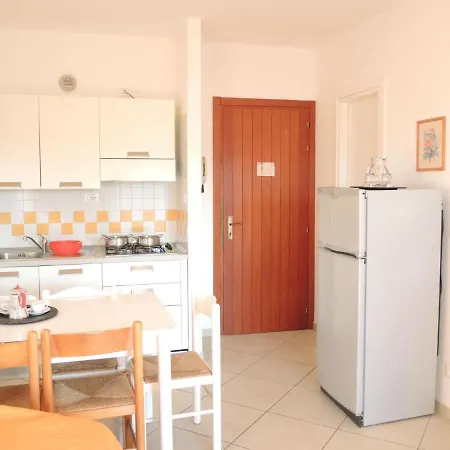 Апартаменты Luminous One Bedroom Flat With Side Sea View *