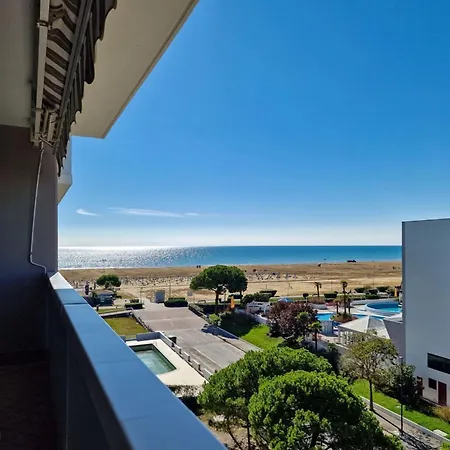 Апартаменты Luminous One Bedroom Flat With Side Sea View