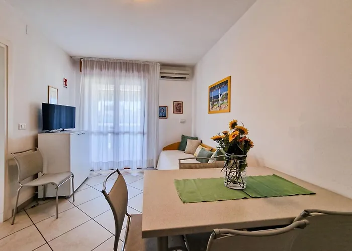 Luminous One Bedroom Flat With Side Sea View Daire Bibione