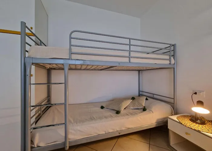 Appartement Luminous One Bedroom Flat With Side Sea View