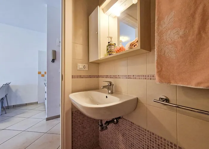 Appartement Luminous One Bedroom Flat With Side Sea View *